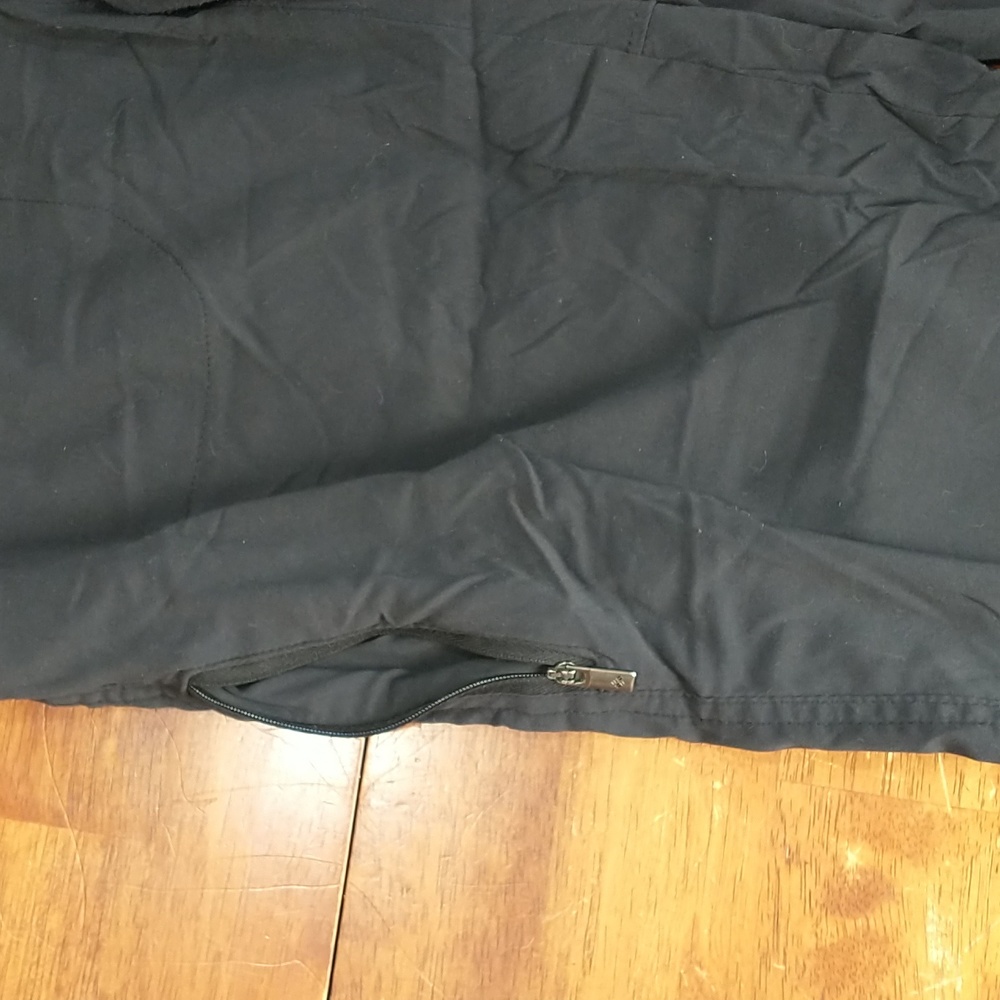 Columbia black capris - Picture 2 of 8